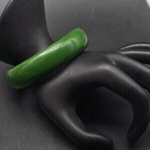 Green Bakelite Bangle Bracelet Vintage Plastic Jewelry